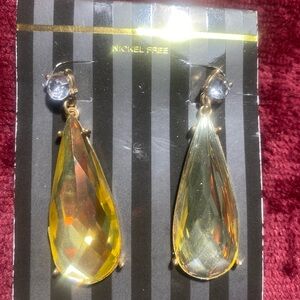 Elegant Gold Teardrop Earrings